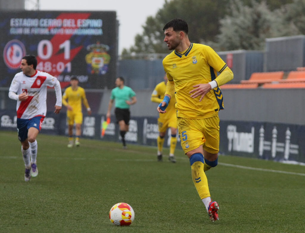 El conjunto grancanario consiguió un valioso empate en casa del líder de la categoría. Iván Medina volvió a ser clave en el equipo amarillo, que se quedó con la miel en los labios de conseguir los tres puntos.