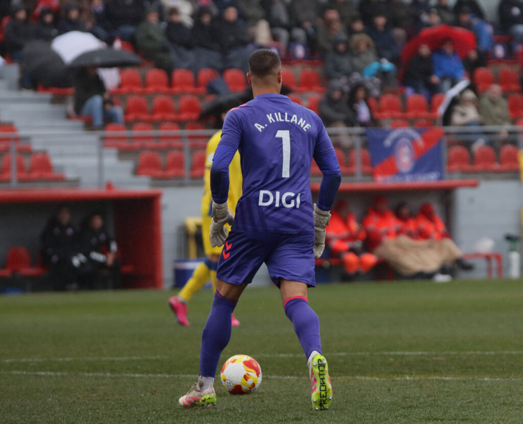 El conjunto grancanario consiguió un valioso empate en casa del líder de la categoría. Iván Medina volvió a ser clave en el equipo amarillo, que se quedó con la miel en los labios de conseguir los tres puntos.