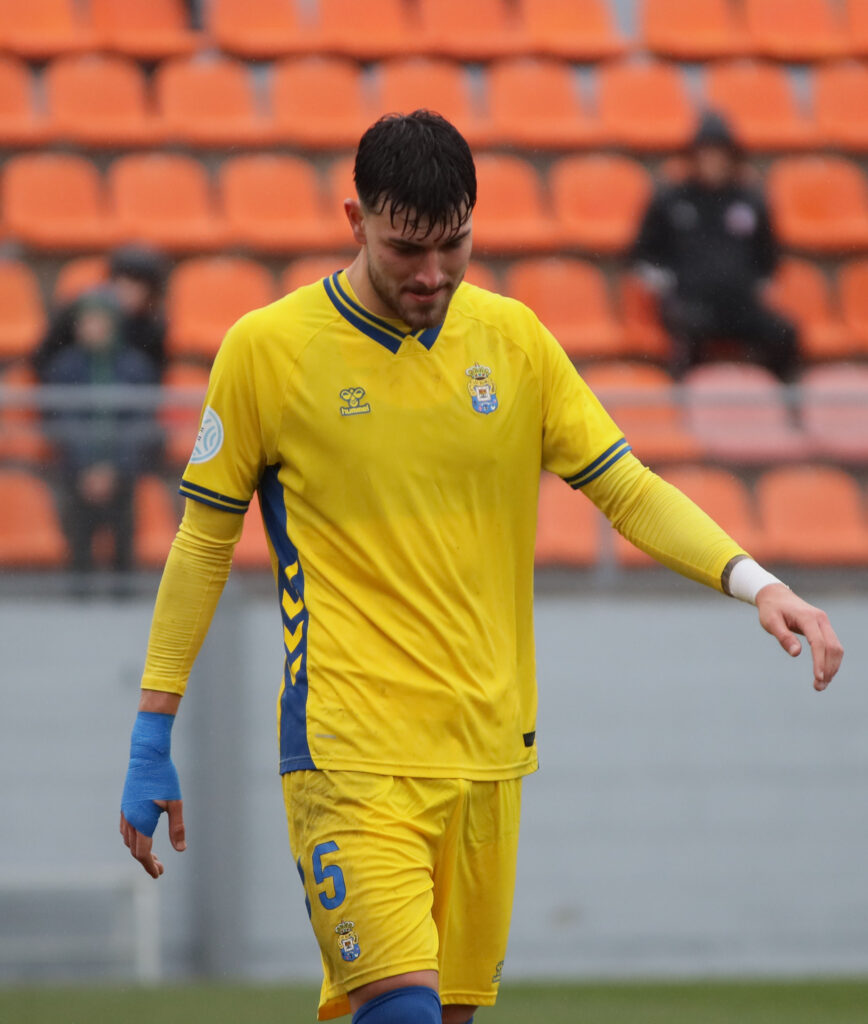 El conjunto grancanario consiguió un valioso empate en casa del líder de la categoría. Iván Medina volvió a ser clave en el equipo amarillo, que se quedó con la miel en los labios de conseguir los tres puntos.