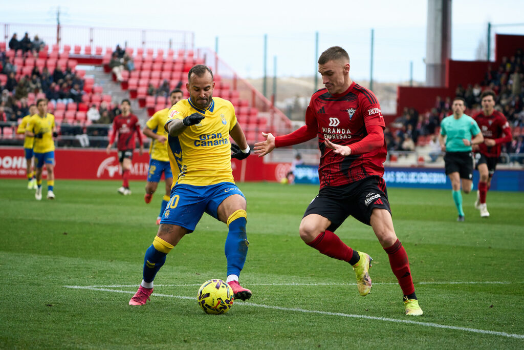 Jesé Rodríguez Mirandés | udlaspalmas.NET El equipo de Anduva jugará la próxima temporada en Primera Federación tras el año pasado rozar el ascenso a la élite del fútbol español y tras siete temporadas consecutivas en Segunda División. Cosas del futbol, las gestiones y todo lo que rodea un club de fútbol profesional, el Club Deportivo Mirandés hace menos de un