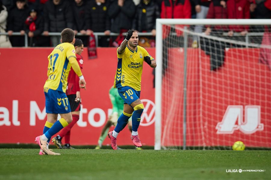 El '10' de la Unión Deportiva Las Palmas consigue en el último minuto rascar al menos un punto en Anduva donde a pesar del empate conseguido, el conjunto grancanario dejó malas sensaciones ya que no fue capaz de superar en nada al colista de LaLiga Hypermotion. Las Palmas suma seis partidos consecutivos sin ganar. Un