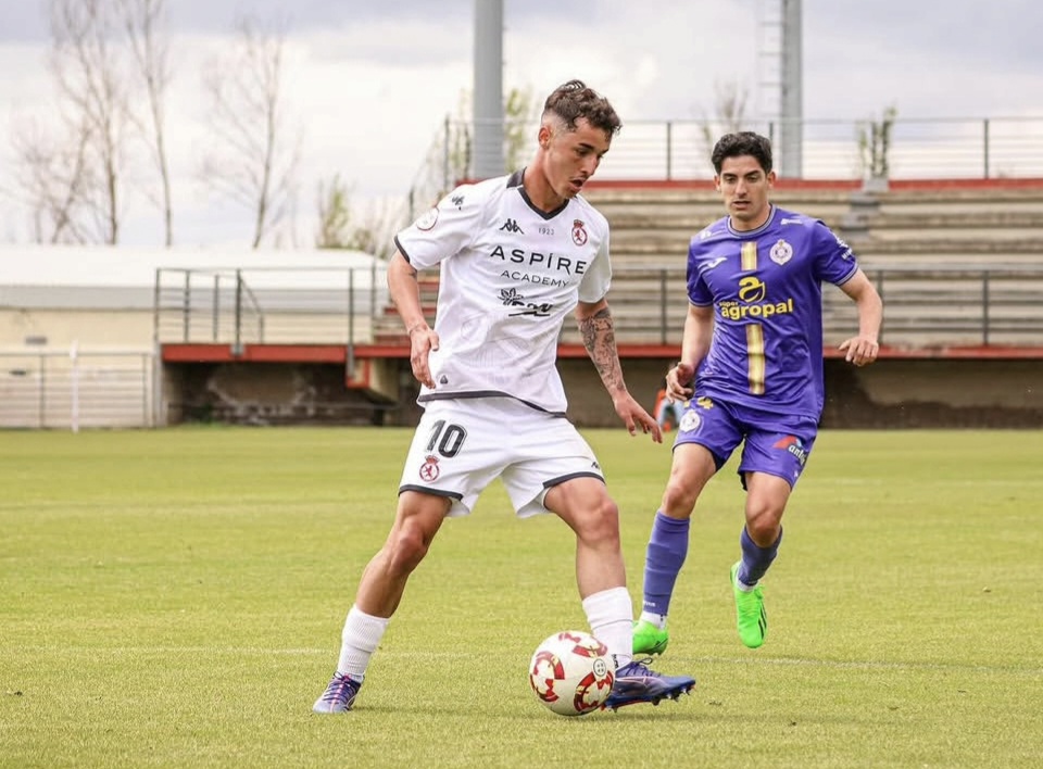 Screenshot_20260226_112107_Instagram | udlaspalmas.NET Las Palmas Atlético se reforzó en el pasado mercado de verano con dos jugadores que llegaron procedente del Jupiter Leonés, filial de la Cultural Leonesa. Kirian Ramírez brilla con luz propia. La Unión Deportiva Las Palmas visita este domingo el Reino de León. En la entidad grancanaria, aunque en Las Palmas Atlético, hay dos jugadores