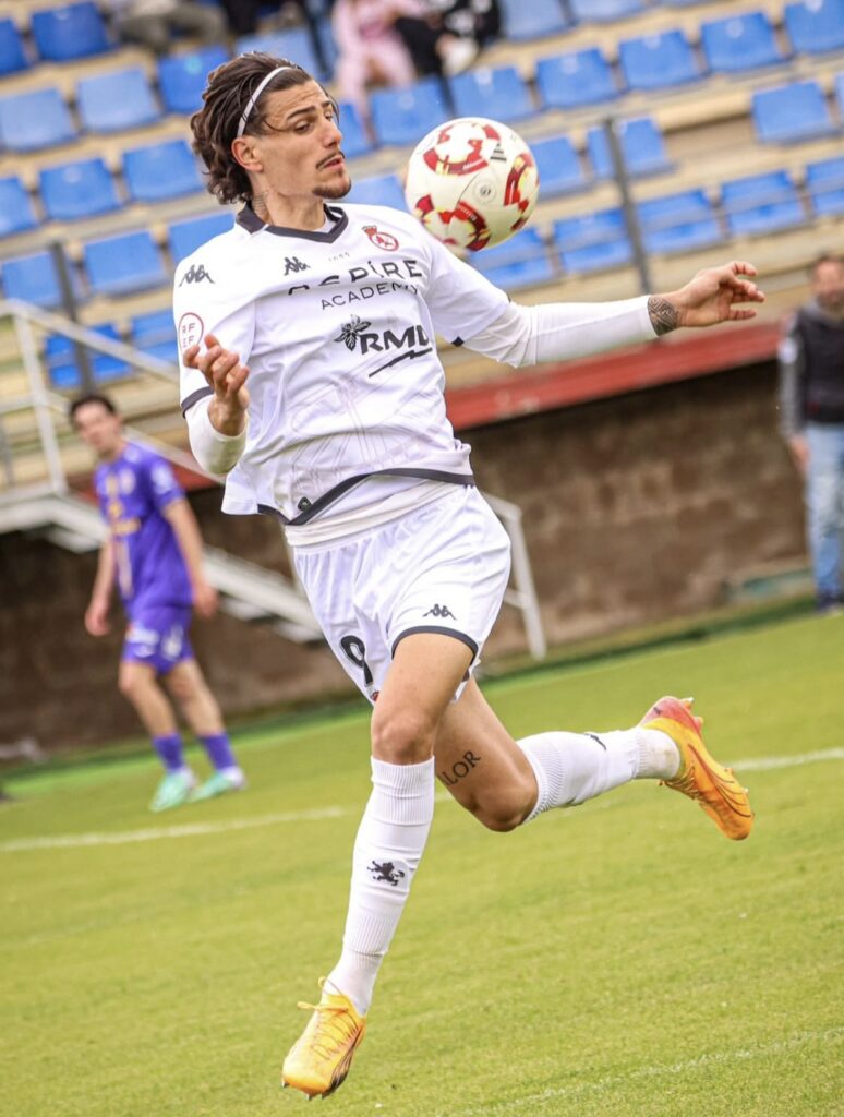 Screenshot_20260226_112244_Instagram | udlaspalmas.NET Las Palmas Atlético se reforzó en el pasado mercado de verano con dos jugadores que llegaron procedente del Jupiter Leonés, filial de la Cultural Leonesa. Kirian Ramírez brilla con luz propia. La Unión Deportiva Las Palmas visita este domingo el Reino de León. En la entidad grancanaria, aunque en Las Palmas Atlético, hay dos jugadores