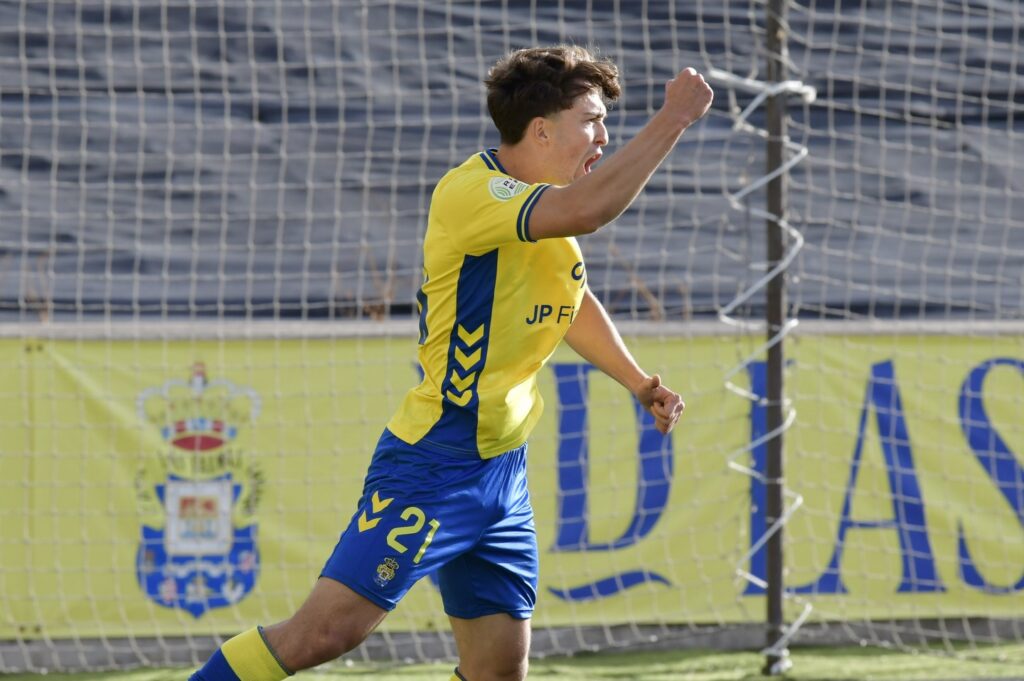 Airan Díaz Lanzarote | udlaspalmas.NET El segundo filial de la Unión Deportiva Las Palmas comienza este sábado su segunda temporada consecutiva en Tercera Federación. Lo hace con seis fichajes desde el exterior y ocho jugadores procedentes del Juvenil División de Honor. Revolución en el segundo filial de la Unión Deportiva Las Palmas. El conjunto grancanario, que será dirigido una temporada
