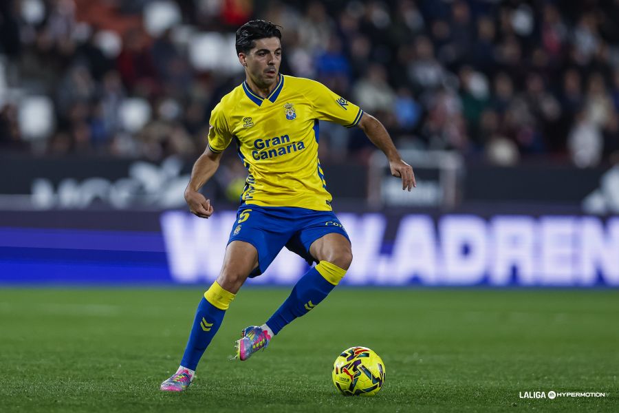 Enrique Clemente Albacete | udlaspalmas.NET Enrique Clemente compareció este jueves en rueda de prensa para analizar la actualidad amarilla y destacar la importancia del partido de este domingo contra el Eibar en Ipurua. Segundo día de trabajo en la Ciudad Deportiva de Barranco Seco, pero antes de ello, Enrique Clemente compareció en la sala de prensa, destacando la importancia del