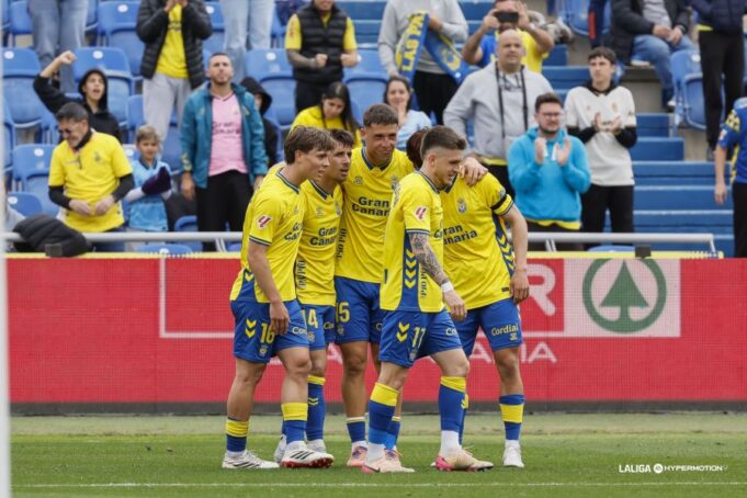 CRÓNICA | Victoria y atracón de goles de Las Palmas (4-0)