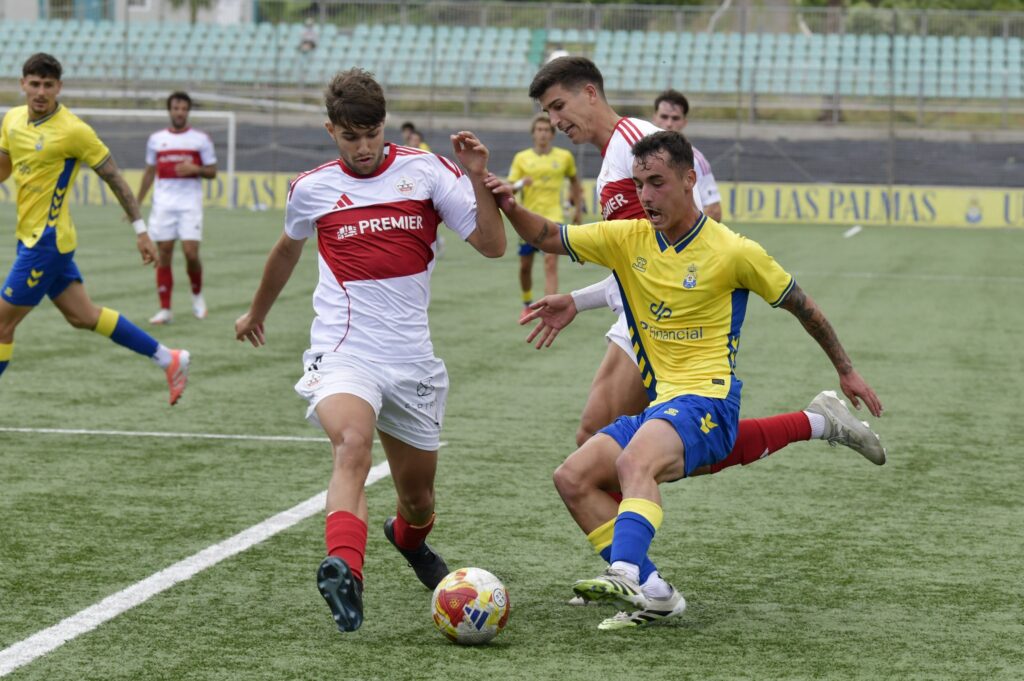 Las Palmas Atlético sigue teniendo un colchón a considerar respecto a los puestos de la zona baja de la clasificación. El filial tiene aún siete jornadas por delante para conseguir el objetivo. Una victoria en las últimas ocho jornadas y Las Palmas Atlético aún sigue estando con un colchón considerable de puntos respecto a los