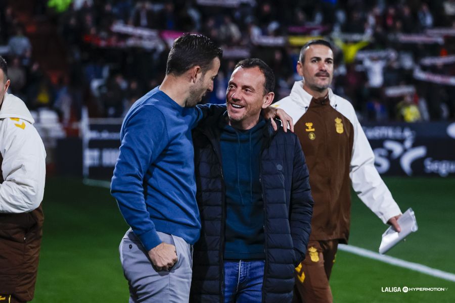 El técnico de la Unión Deportiva Las Palmas se va cabreado tras perder una oportunidad de oro de ganar en el Carlos Belmonte y además considera que hubo falta previa en el penalti del Albacete. La Unión Deportiva llegó ganando al descuento pero se vuelve de vacío a Gran Canaria: "Es difícil ahora, es un