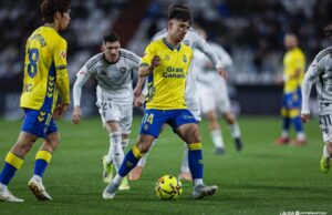 CRÓNICA | Las Palmas paga su racanería en el Carlos Belmonte (2-1)