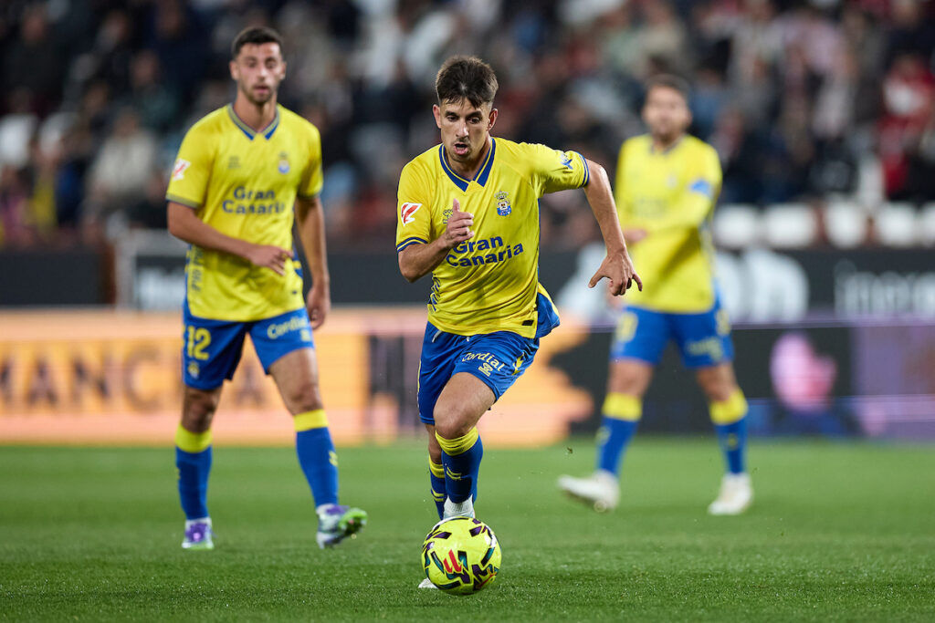 El cancerbero croata de la Unión Deportiva Las Palmas será el jugador de más valor de la plantilla amarilla. Mika Mármol y Lorenzo Amatucci terminan su etapa de amarillo siendo los dos jugadores más valiosos. La evolución de Dinko Horkaš no pasa desapercibido para nadie y tampoco para la página web Transfermarkt, que es conocida en todo