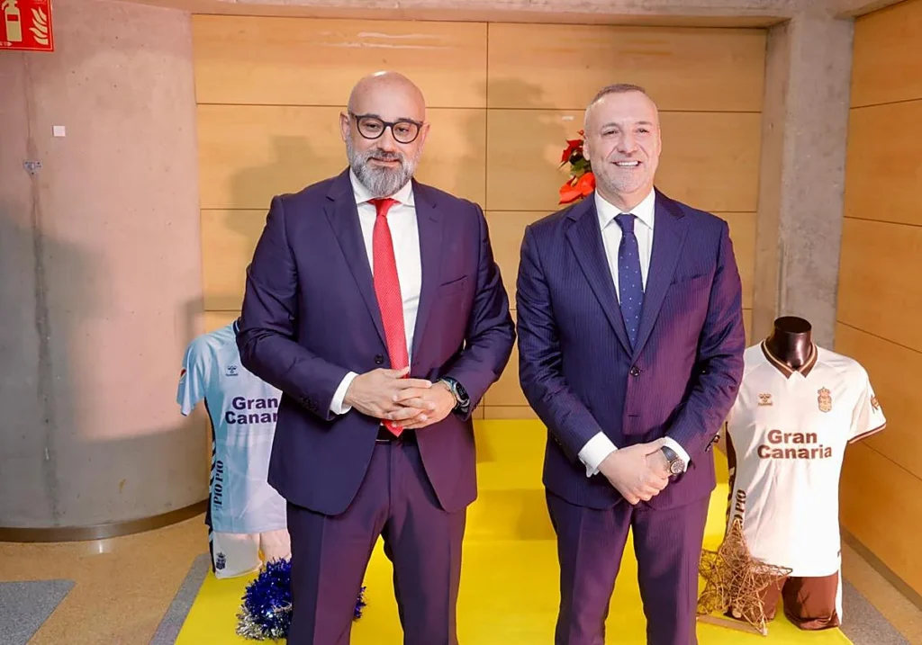 Miguel Ángel Ramírez y Aridany Romero | udlaspalmas.NET El presidente de la Unión Deportiva Las Palmas, Miguel Ángel Ramírez, defendió la inversión de sesenta millones de euros para poder gestionar en un futuro el nuevo Estadio de Gran Canaria. Uno de los tantos frentes 'empresariales' que tiene la Unión Deportiva Las Palmas como entidad deportiva es la gestión del Estadio de Gran Canaria.