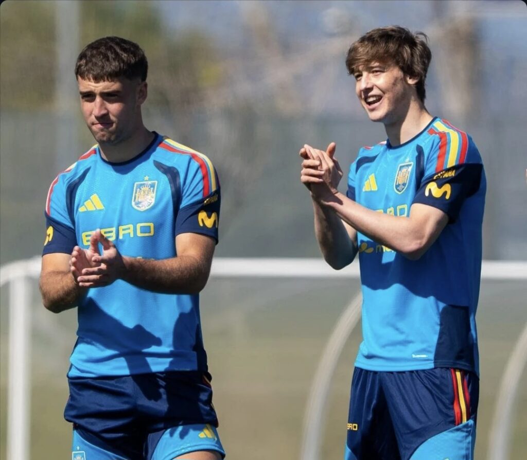 El central tinerfeño de la Unión Deportiva Las Palmas estuvo en el banquillo en Chipre y se quedó sin minutos en la contundente victoria de España Sub 21 contra la selección chipriota. Desplazamiento en vano para Juanma Herzog. El central de la Unión Deportiva Las Palmas se quedó sin minutos en la victoria de España