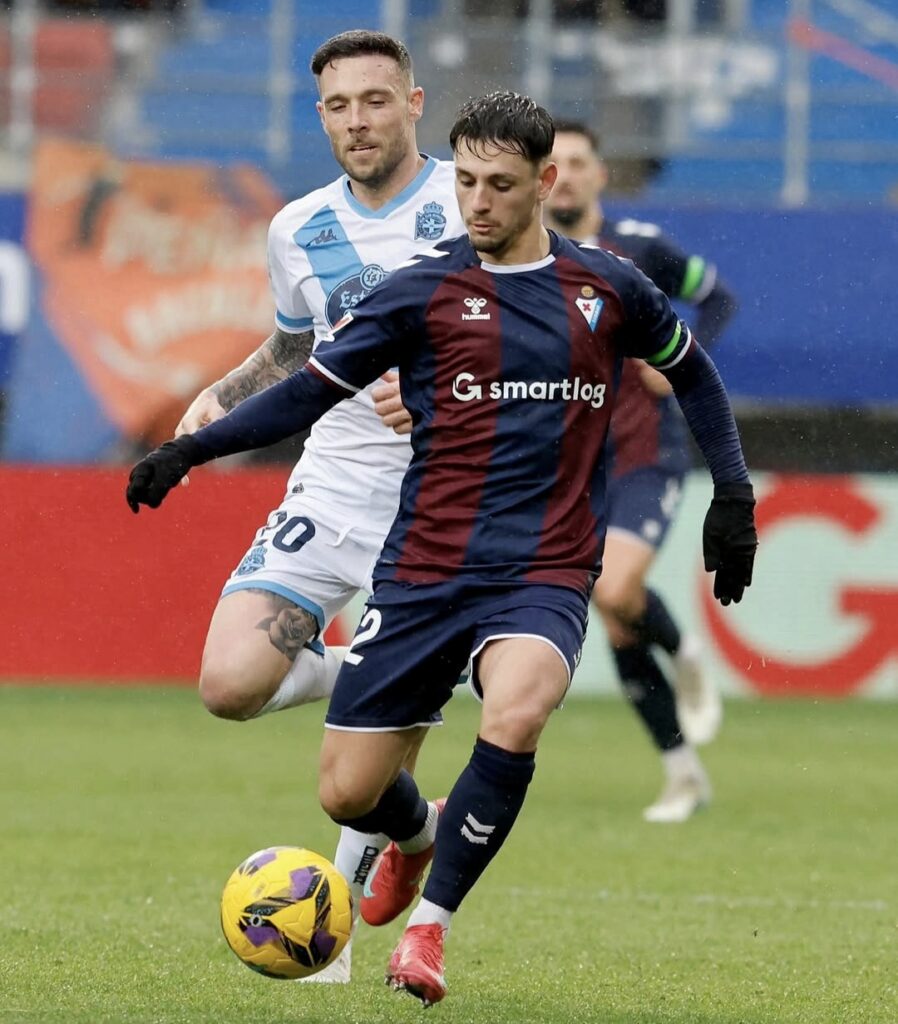 El de Sant Boi de Llobregat lleva sin jugar desde el 30 de enero y ha sido el descarte recurrente en las últimas convocatoria de Luis García. No se le espera por Eibar, donde fue cedido la pasada temporada. Iván Gil vive un déjà vu casi continuo en la Unión Deportiva Las Palmas. All de Sant