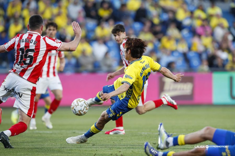 El conjunto grancanario volverá este miércoles a la Ciudad Deportiva de Barranco Seco y el viernes por la tarde pondrá rumbo a tierras peninsulares. El sábado entrenará en Pamplona. Nueva semana para la Unión Deportiva Las Palmas, que ya encara un momento de la temporada donde la recta final cada vez está más próximo. Tras