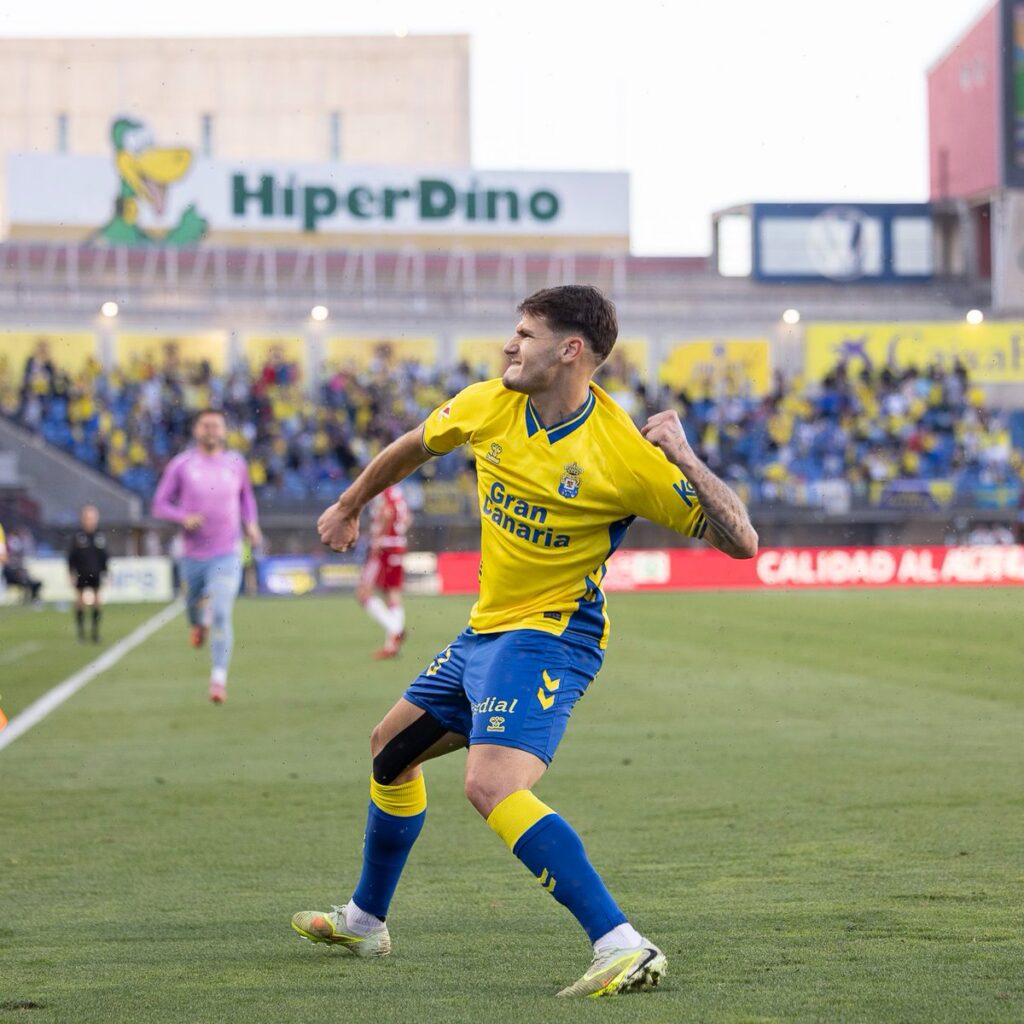 Cristian Gutiérrez Granada gol | udlaspalmas.NET Los jugadores de la Unión Deportiva Las Palmas se mostraron satisfechos tras la victoria conseguida este jueves contra el Granada aunque reconocen que ni hay tiempo para celebraciones ya que el domingo el Huesca visita el Estadio de Gran Canaria. Autor de su primer gol de la temporada, Cristian Gutiérrez reconoce que la victoria "es