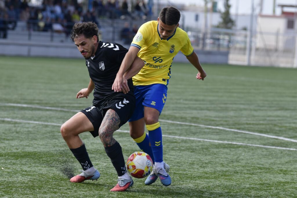 Darío Delgado Tamaraceite | udlaspalmas.NET El sábado se presentaba como un día importante en el seno de la Unión Deportiva Las Palmas, pero solo dos de sus cuatro principales equipos fueron capaces de empatar y los dos principales equipos perdieron dos partidos importantes. El sábado 11 de abril estaba marcado en rojo en el calendario de la Unión Deportiva Las
