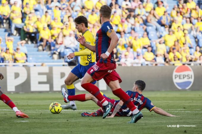 Estanis Pedrola dobla su aportación: dos goles, seis puntos