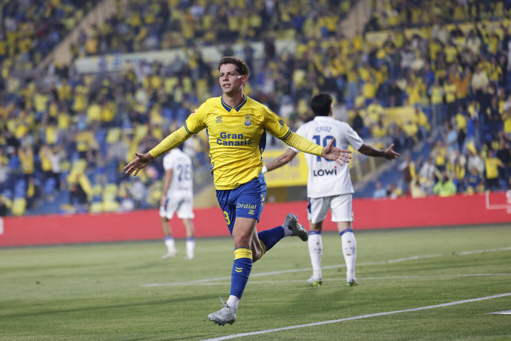 El extremo de Cambrils está marcando las diferencias en estos últimos partidos y llega a tiempo para el tramo más importante de la temporada. La temporada de la Unión Deportiva Las Palmas está sacando a relucir la calidad de varios jugadores durante la temporada y sobre todo en diferentes tramos. Salvo en la parte final