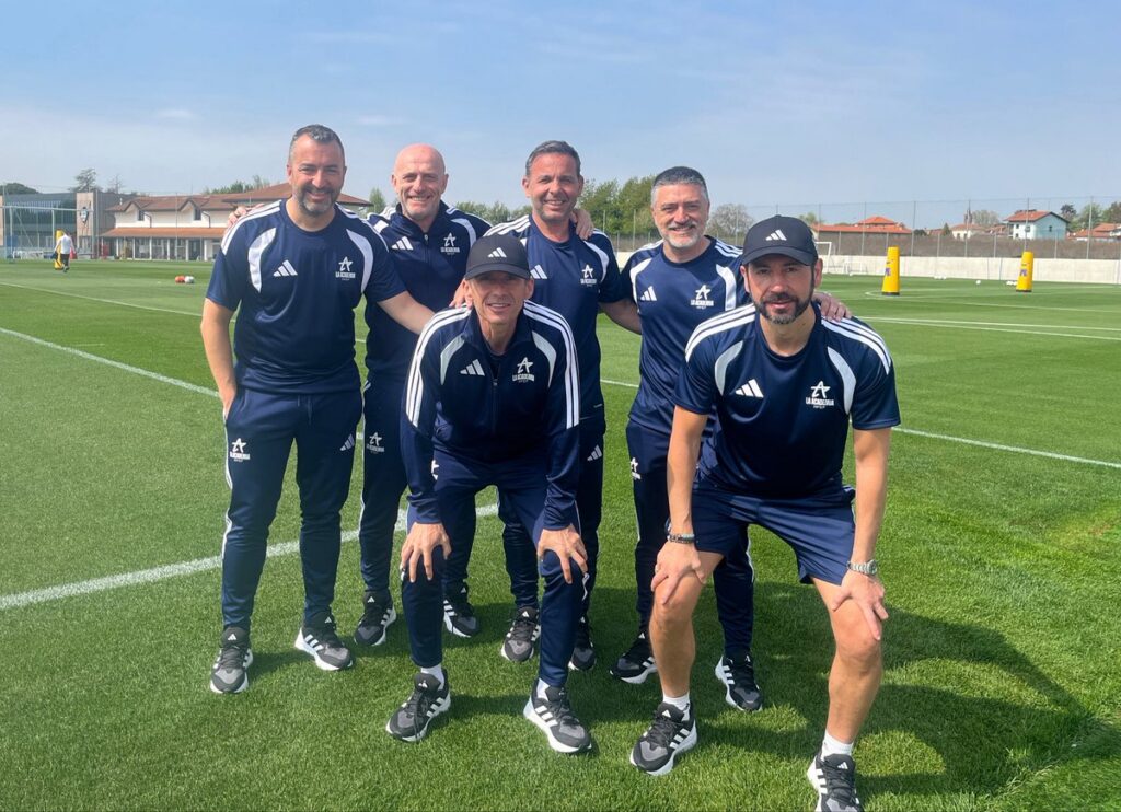 García Pimienta y Diego Martínez | udlaspalmas.NET García Pimienta y Diego Martínez coinciden en el proyecto Formación Itinerante Entrenadores RFEF que ha desplazado a varios técnicos hasta Italia. En Italia, la Real Federación Española de Fútbol ha unido a dos de los tres últimos ex entrenadores que ha tenido la Unión Deportiva Las Palmas. García Pimienta y Diego Martínez, que tan diferentes