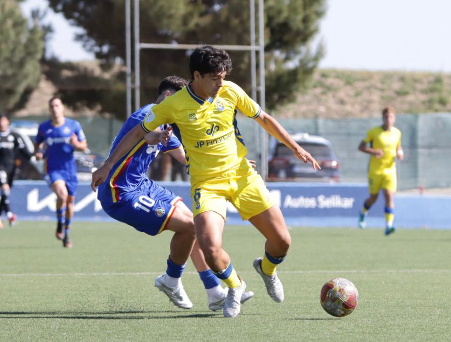 Las Palmas Atlético perdió este domingo en casa del Getafe B y se complicó la permanencia en un partido donde compitió hasta recibir el primer gol. Vea las mejores fotos de Jorge Collado para udlaspalmas.NET.