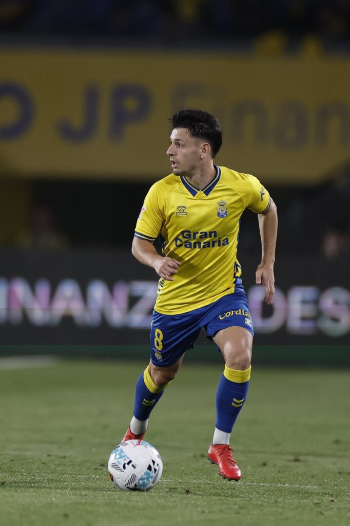 Jugadores como Iker Bravo, Pejiño o Iván Gil pueden ser fundamentales en este tramo final de la temporada y Luis García no deja de incidir en la importancia capital de los jugadores que entren desde el banquillo. El banquillo apenas ha dado réditos numéricos en la temporada 2025-2026 para la Unión Deportiva Las Palmas. Pocas