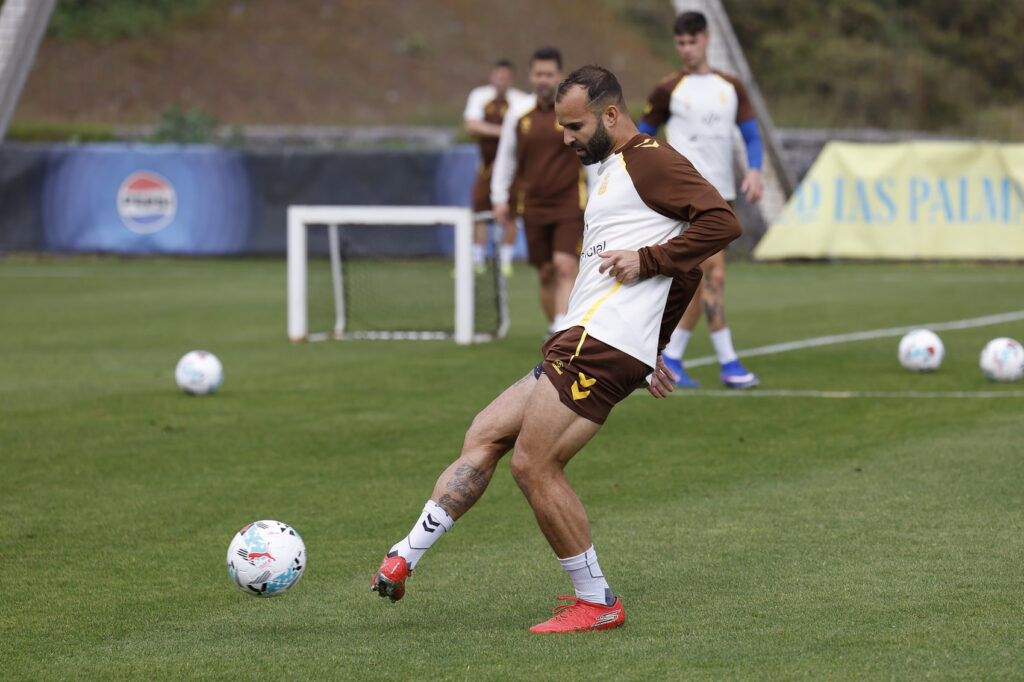 La versión más feliz del delantero grancanario se presentó este jueves en la sala de prensa, donde se mostró orgulloso de haber cumplido su palabra tras su presentación a final del mes de julio. Jesé Rodríguez está feliz en la Unión Deportiva Las Palmas. A las puertas de la finalización de su contrato, solo piensa