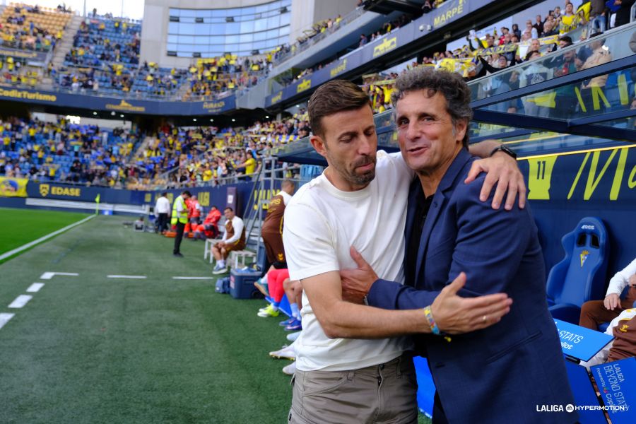 El entrenador de la Unión Deportiva Las Palmas reconoció la importancia de la victoria de este lunes contra el Cádiz y destacó el papel de Kirian Rodríguez como capitán del representativo. La Unión Deportiva Las Palmas conquistó Cádiz este lunes tras casi 39 años sin poder ganar en tierras gaditanas: "Es muy difícil ganar en