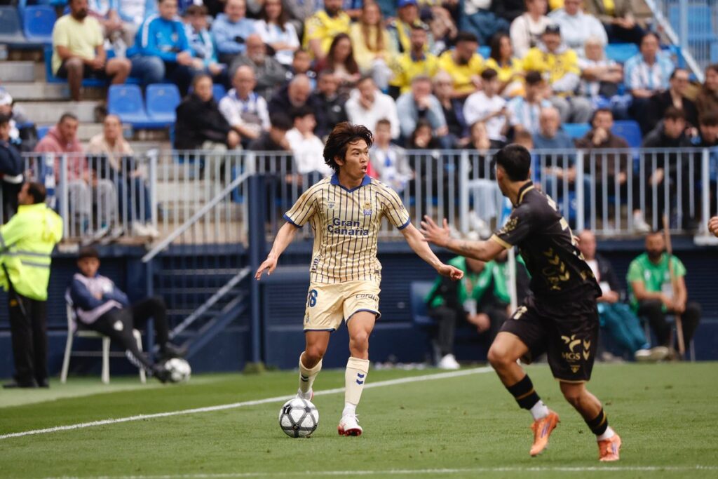 El atacante japonés podría entrar en la convocatoria para el partido de este lunes en Cádiz. Sufrió una microrotura en el isquiotibial izquierdo y se trataría de una recuperación 'milagrosa'. Taisei Miyashiro tiene opciones de entrar en la convocatoria para el partido de este lunes contra el Cádiz. Parece algo imposible ya que hace apenas