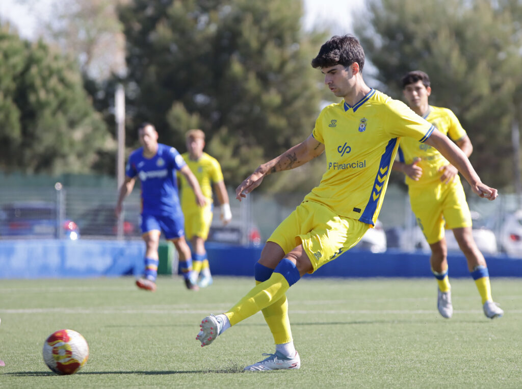 Las Palmas Atlético perdió este domingo en casa del Getafe B y se complicó la permanencia en un partido donde compitió hasta recibir el primer gol. Vea las mejores fotos de Jorge Collado para udlaspalmas.NET.