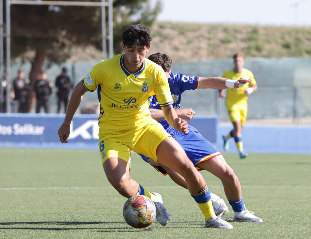 Las Palmas Atlético perdió este domingo en casa del Getafe B y se complicó la permanencia en un partido donde compitió hasta recibir el primer gol. Vea las mejores fotos de Jorge Collado para udlaspalmas.NET.