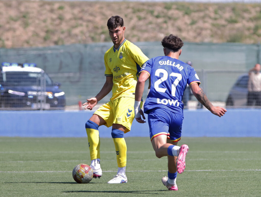 Las Palmas Atlético perdió este domingo en casa del Getafe B y se complicó la permanencia en un partido donde compitió hasta recibir el primer gol. Vea las mejores fotos de Jorge Collado para udlaspalmas.NET.