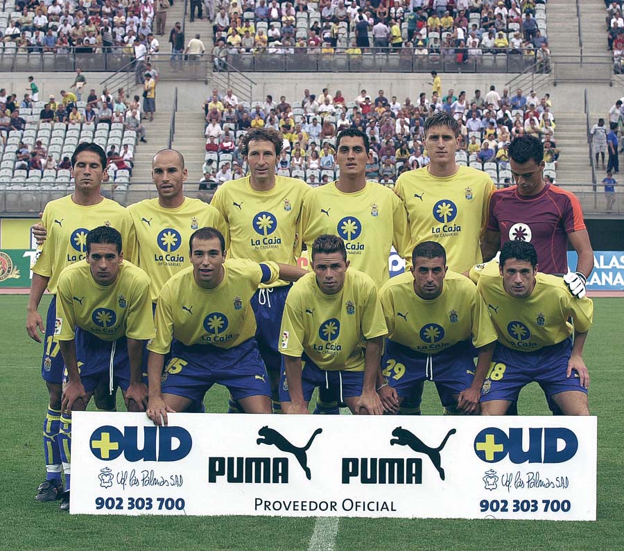El sábado 6 de septiembre de 2003 dio inicio una temporada que acabó históricamente mal y lo hizo con el estreno oficial del Estadio de Gran Canaria en un partido que acabó empate contra el Leganés. El Club Deportivo Leganés visitará este viernes el Estadio de Gran Canaria por undécima vez en la historia. Ahora