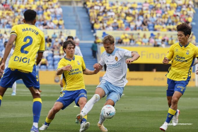 CRÓNICA | Las Palmas dilapida las opciones de cerrar el playoff en un mal partido (1-1)