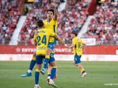 CRÓNICA | Las Palmas tira de épica para seguir soñando con el ascenso directo (1-2)