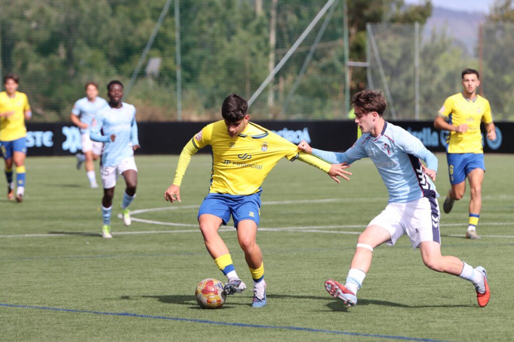 El conjunto grancanario desperdició la victoria en el partido de ida y tiró de épica para igualar la eliminatoria cuando llegó perdiendo por dos goles a los minutos finales. David Suárez envió el partido a la prórroga en el tiempo de descuento. Alberto Santana fue el héroe en la prórroga y en los penaltis. Álvaro