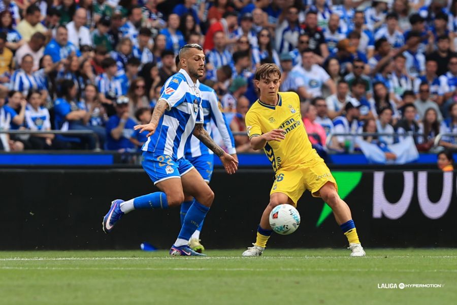 Lorenzo Amatucci Deportivo | udlaspalmas.NET El capitán de la Unión Deportiva Las Palmas mandó un mensaje de ambición de cara a la promoción de ascenso. Lorenzo Amatucci y Manu Fuster, con ganas de jugar la promoción de ascenso a Primera División. Kirian Rodríguez, capitán de la Unión Deportiva Las Palmas, volvió a mandar un mensaje de ambición como ya hiciera