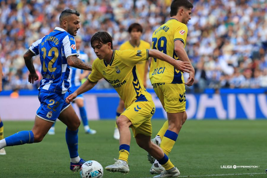 Lorenzo Amatucci Deportivo1 | udlaspalmas.NET El conjunto grancanario se mete en promoción de ascenso tras hacer sus deberes y ganar en Riazor en un partido donde fue de más a menos y acabó llevándose algún susto ante un Deportivo sin dientes. Kirian Rodríguez y Marvin Park encaminaron el partido antes de los veinte minutos. Jesé Rodriguez falló dos ocasiones claras.