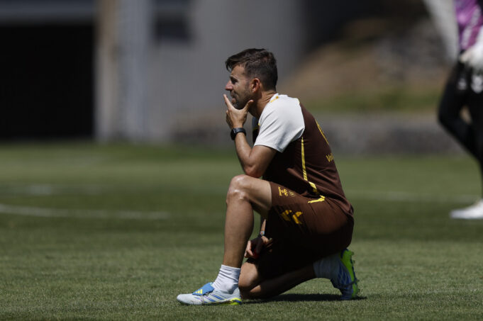 Luis García: «No hemos hecho nada, tenemos que tener los pies en el suelo»