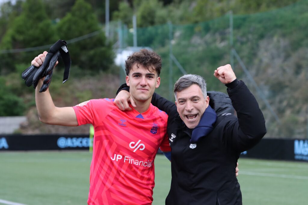 El conjunto grancanario consiguió el pase a la final four en una épica tanda de penaltis tras empatar la eliminatoria en los instantes finales. Vea las mejores fotos de David Rodríguez para udlaspalmas.NET de una tarde histórica para la Unión Deportiva Las Palmas.