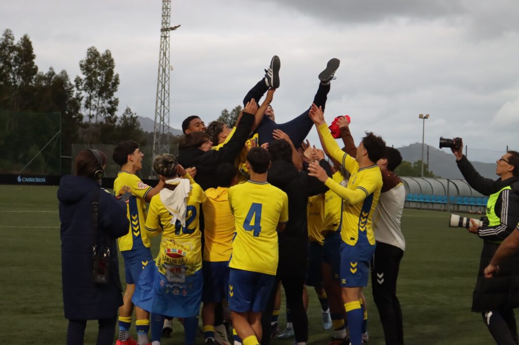 El conjunto grancanario consiguió el pase a la final four en una épica tanda de penaltis tras empatar la eliminatoria en los instantes finales. Vea las mejores fotos de David Rodríguez para udlaspalmas.NET de una tarde histórica para la Unión Deportiva Las Palmas.