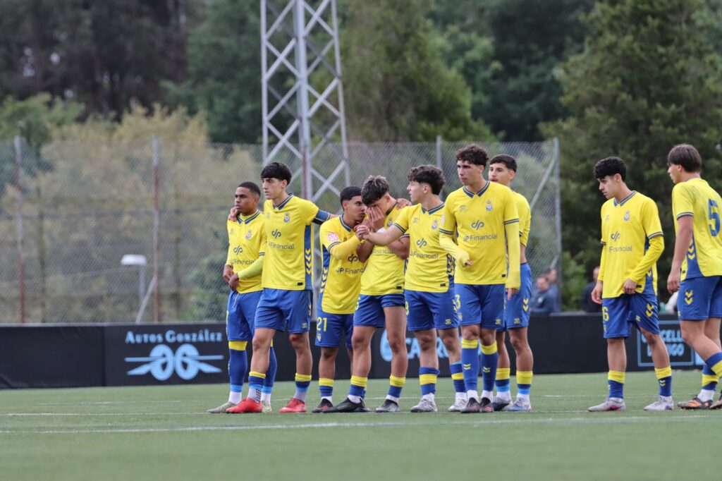 El conjunto grancanario consiguió el pase a la final four en una épica tanda de penaltis tras empatar la eliminatoria en los instantes finales. Vea las mejores fotos de David Rodríguez para udlaspalmas.NET de una tarde histórica para la Unión Deportiva Las Palmas.