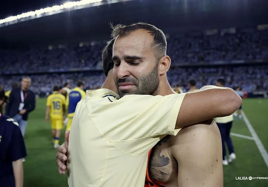 Jesé Rodríguez lágrimas Málaga | udlaspalmas.NET El conjunto grancanario realizó un gran partido en Málaga hasta la hora de partido, cuando fueron sustituidos Jonathan Viera y Jesé Rodríguez. El equipo amarillo empató la eliminatoria a los dos minutos con un gol del '10' amarillo. Joaquín Muñoz marcó el gol que mete al Málaga en la final de la promoción de ascenso.