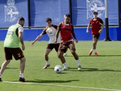 Sin tiempo que perder: Las Palmas se ejercita en Abegondo