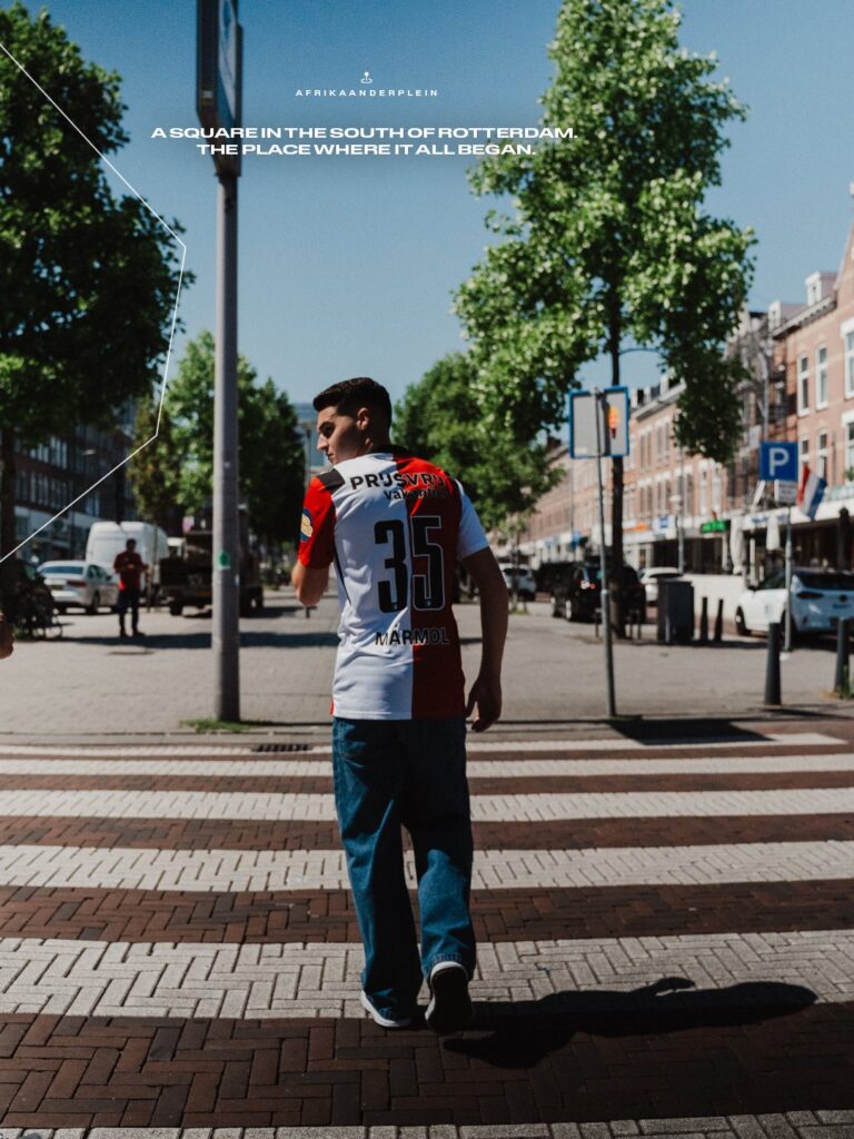 El central de Terrassa ha sido oficializado este martes como nuevo jugador del conjunto de los Países Bajos. Ficha hasta el 30 de junio de 2030 y esta temporada jugará Champions League. Equipos interesados por Mika Mármol siempre ha habido desde que el central de Terrassa comenzó a lucir su nivel excelso en la élite