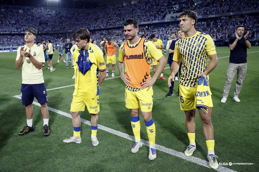 Nicolás Benedetti Málaga | udlaspalmas.NET El conjunto grancanario fue apeado este miércoles de su sueño de volver a Primera División y la Unión Deportiva Las Palmas empezará a dar forma en las próximas semanas a lo que lleva trabajando en la sombra desde hace meses. Se acabó la temporada 2025-2026 para la Unión Deportiva Las Palmas. El conjunto grancanario empató