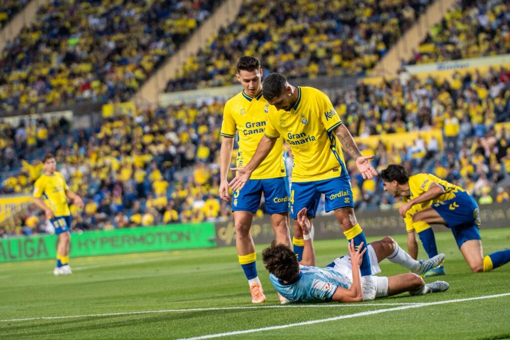 WhatsApp Image 2026-06-07 at 220321 | udlaspalmas.NET FOTOGALERÍA | Vea las mejores fotografías de la derrota en la ida del play-off entre la UD Las Palmas y el Málaga (0-1). La eliminatoria se decidirá el miércoles en La Rosaleda. Vea la FOTOGALERÍA:
