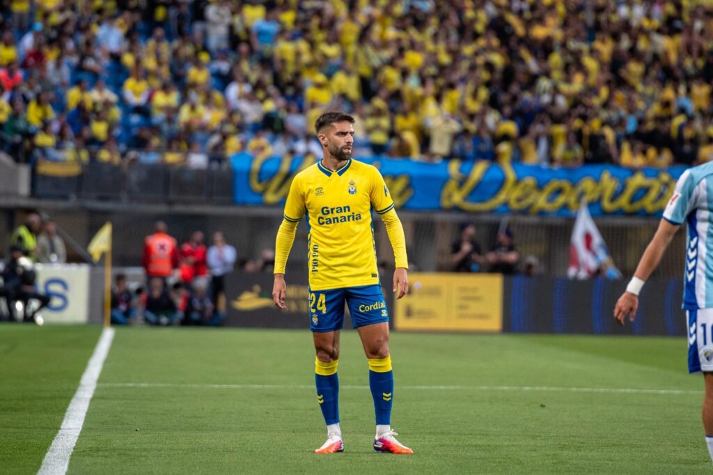 WhatsApp Image 2026-06-07 at 220322 4 | udlaspalmas.NET FOTOGALERÍA | Vea las mejores fotografías de la derrota en la ida del play-off entre la UD Las Palmas y el Málaga (0-1). La eliminatoria se decidirá el miércoles en La Rosaleda. Vea la FOTOGALERÍA: