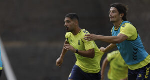 Álex Suárez, entre algodones para la visita amarilla a Cádiz