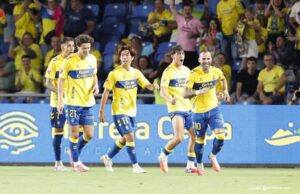 CRÓNICA | Sandro da la primera victoria de la temporada en el descuento (2-1)