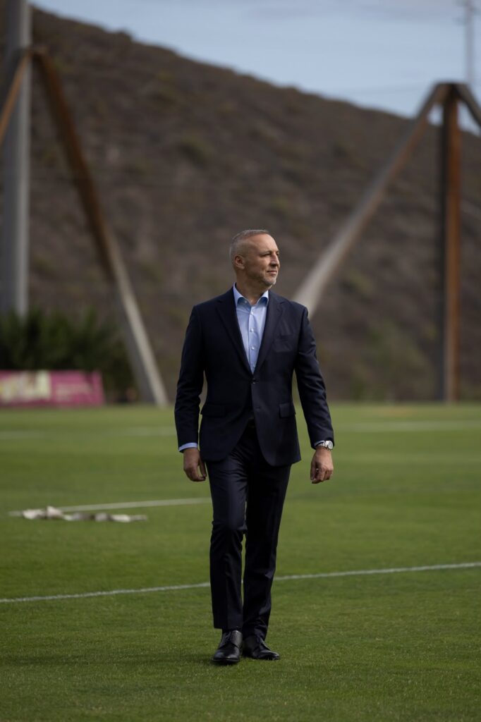 Miguel Ángel Ramírez | udlaspalmas.NET Miguel Ángel Ramírez, presidente de la Unión Deportiva Las Palmas, se muestra satisfecho por el inicio liguero del conjunto grancanario aunque hizo autocrítica tras la dura derrota en Montilivi. Seis puntos de nueve posibles. Buen inicio liguero de la Unión Deportiva Las Palmas. Este martes, Miguel Ángel Ramírez valoró el estreno liguero del representativo en